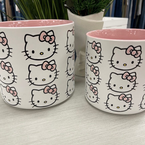 Hello Kitty Sanrio Blue Sky Pink Bow Ceramic Planter Garden Pot NWT - Picture 4 of 5